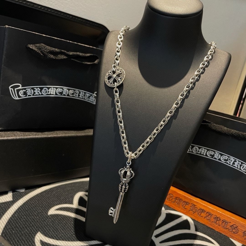Ch*0me He**ts necklaces